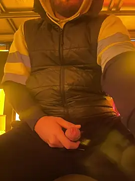 Snapshot of cussy007 chatting on January 2025 11:05:02 AM cussy007 online show from January 2025 11:05:02 AM