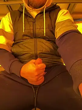 Snapshot of cussy007 chatting on January 2025 01:52:01 PM cussy007 online show from January 2025 01:52:01 PM