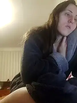 emeli moon online show from December 2024 07:32:01 PM