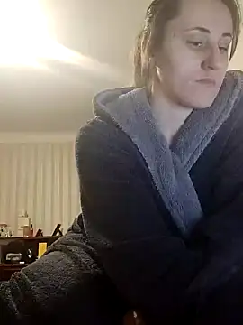 emeli moon online show from January 2025 06:56:02 PM