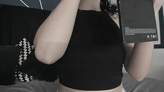 Adeelinee online show from January 2025 07:44:02 PM