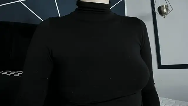 Adeelinee online show from February 2025 07:31:02 PM