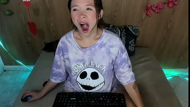 Snapshot of jenelotizz06 chatting on October 2025 12:08:02 AM jenelotizz06 online show from October 2025 12:08:02 AM