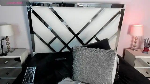 AnyyJones online show from February 2025 11:04:02 PM