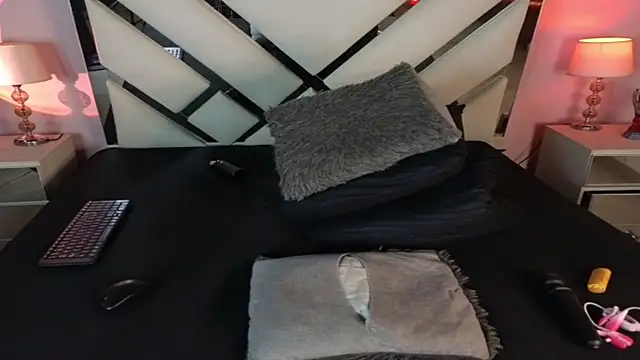 AnyyJones online show from March 2025 03:13:02 AM