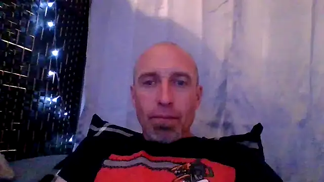 Snapshot of El_Gizmo chatting on May 2026 04:39:01 AM El Gizmo online show from May 2026 04:39:01 AM