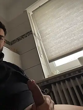 Furko 33 online show from November 2025 01:44:02 PM