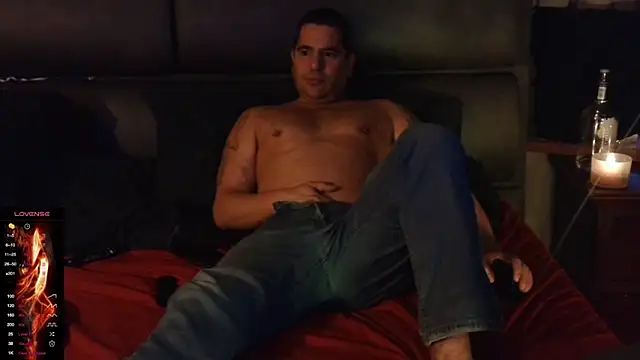 Snapshot of Hard_to_Handlexxx chatting on December 2024 12:06:01 PM Hard to Handlexxx online show from December 2024 12:06:01 PM