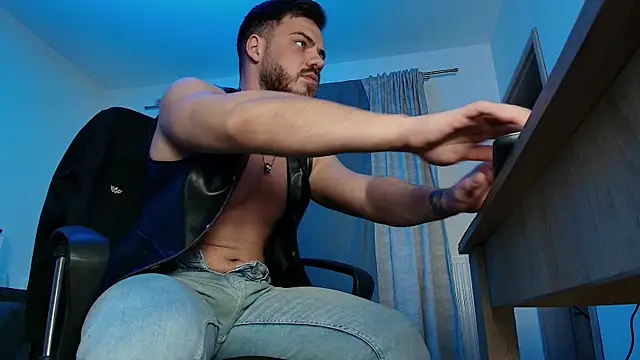 juliusmasters online show from December 2024 06:24:02 AM