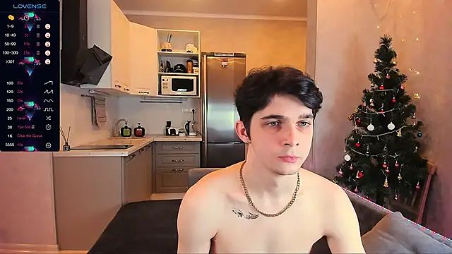 Snapshot of Aaron_Boom chatting on January 2025 11:34:01 PM Aaron Boom online show from January 2025 11:34:01 PM