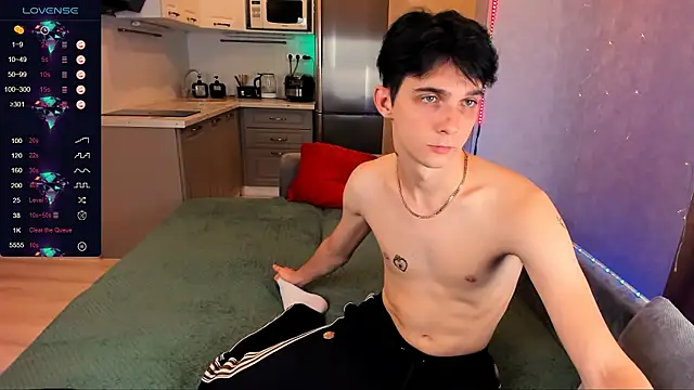 Snapshot of Aaron_Boom chatting on September 2025 11:15:02 PM Aaron Boom online show from September 2025 11:15:02 PM