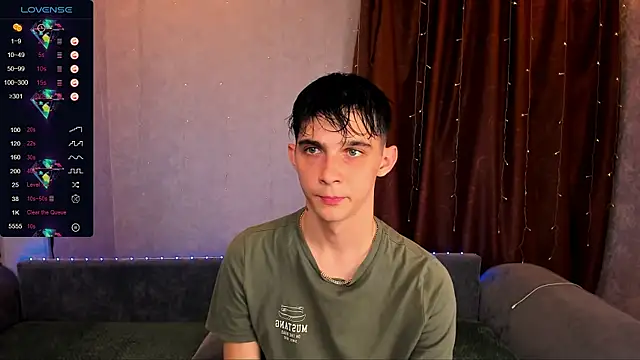 Snapshot of Aaron_Boom chatting on September 2025 10:34:02 PM Aaron Boom online show from September 2025 10:34:02 PM