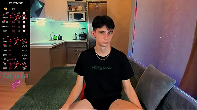 Snapshot of Aaron_Boom chatting on September 2025 07:08:01 PM Aaron Boom online show from September 2025 07:08:01 PM