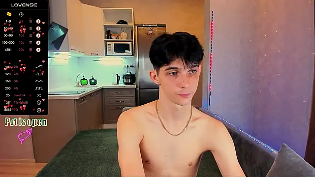 Snapshot of Aaron_Boom chatting on September 2025 07:41:01 PM Aaron Boom online show from September 2025 07:41:01 PM