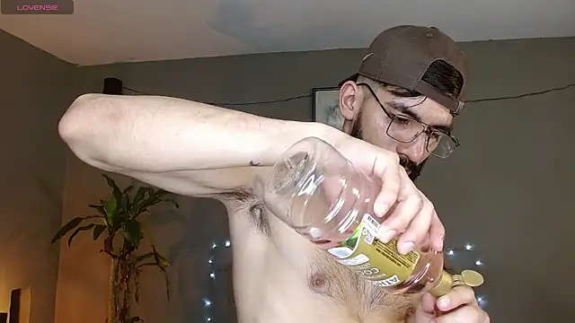 Snapshot of Mr_WhiteCock chatting on January 2025 06:48:01 PM Mr WhiteCock online show from January 2025 06:48:01 PM