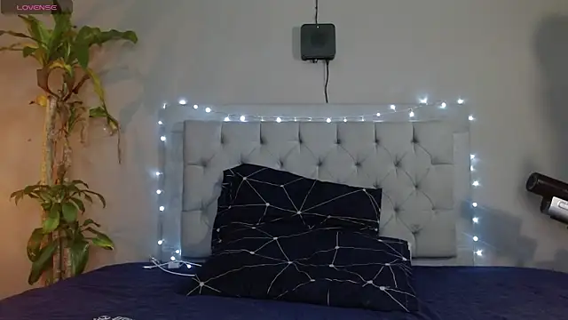 Snapshot of Mr_WhiteCock chatting on January 2025 05:56:02 PM Mr WhiteCock online show from January 2025 05:56:02 PM