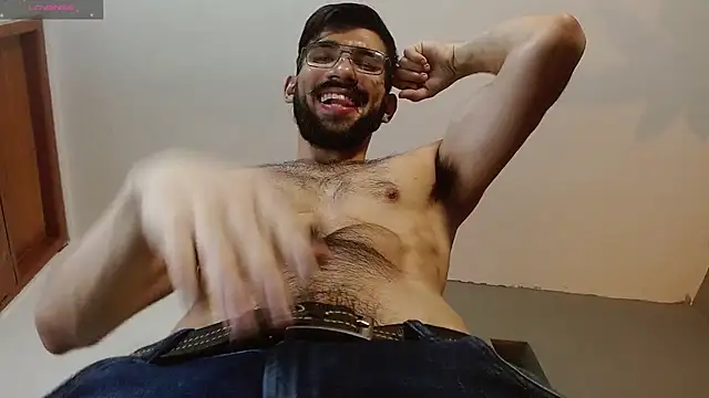 Snapshot of Mr_WhiteCock chatting on January 2025 09:25:01 PM Mr WhiteCock online show from January 2025 09:25:01 PM