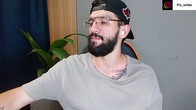 Snapshot of Mr_WhiteCock chatting on September 2025 11:49:02 PM Mr WhiteCock online show from September 2025 11:49:02 PM