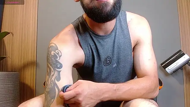 Snapshot of Mr_WhiteCock chatting on September 2025 12:36:02 AM Mr WhiteCock online show from September 2025 12:36:02 AM