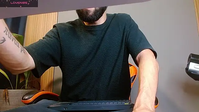 Snapshot of Mr_WhiteCock chatting on November 2025 12:13:01 AM Mr WhiteCock online show from November 2025 12:13:01 AM