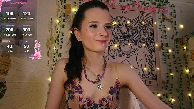 Snapshot of summerhazeee chatting on March 2025 06:10:02 PM summerhazeee online show from March 2025 06:10:02 PM