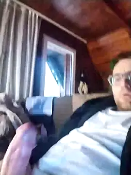 Snapshot of tomee83 chatting on December 2025 06:43:02 AM tomee83 online show from December 2025 06:43:02 AM