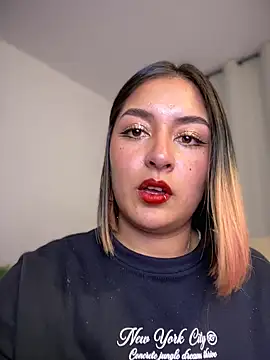 Snapshot of Rae_Lil_White chatting on February 2025 11:26:01 PM Rae Lil White online show from February 2025 11:26:01 PM