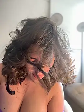 Snapshot of sukhakunis1 chatting on October 2025 03:08:02 PM sukhakunis1 online show from October 2025 03:08:02 PM