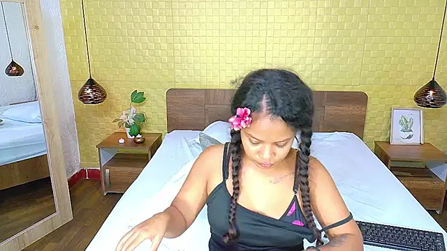 Squirter pussybomb online show from February 2025 03:19:01 AM