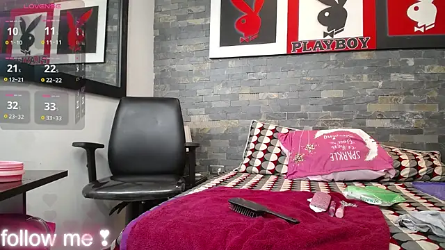 Snapshot of dayadubey_ chatting on November 2025 08:14:01 AM dayadubey online show from November 2025 08:14:01 AM