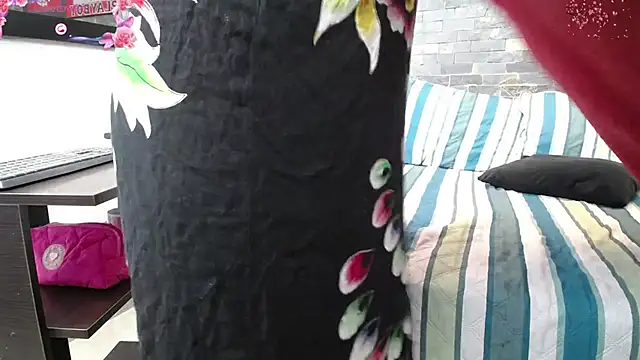 Snapshot of dayadubey_ chatting on December 2025 10:02:01 AM dayadubey online show from December 2025 10:02:01 AM