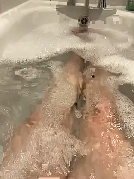 Snapshot of Russell1508 chatting on November 2025 03:44:02 PM Russell1508 online show from November 2025 03:44:02 PM