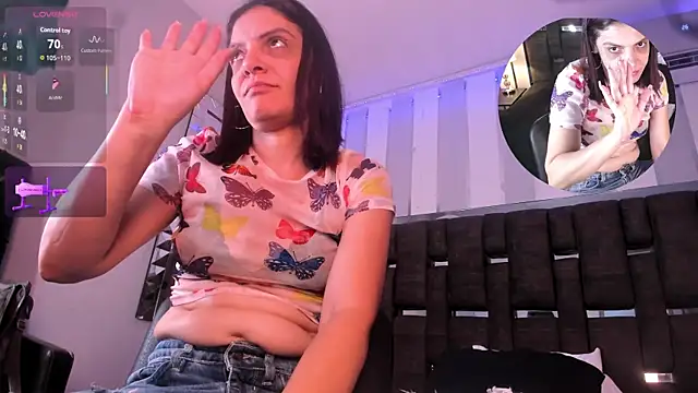 Snapshot of KatteMoss chatting on November 2025 08:30:01 PM KatteMoss online show from November 2025 08:30:01 PM