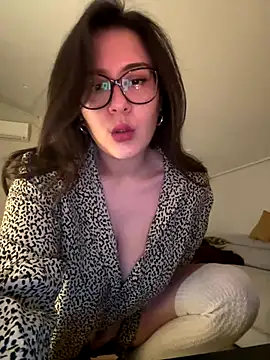 Snapshot of Its_Jade chatting on December 2025 11:04:01 AM Its Jade online show from December 2025 11:04:01 AM