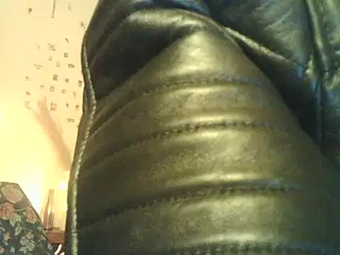 Snapshot of DaddyQuimHot chatting on December 2024 03:56:02 AM DaddyQuimHot online show from December 2024 03:56:02 AM