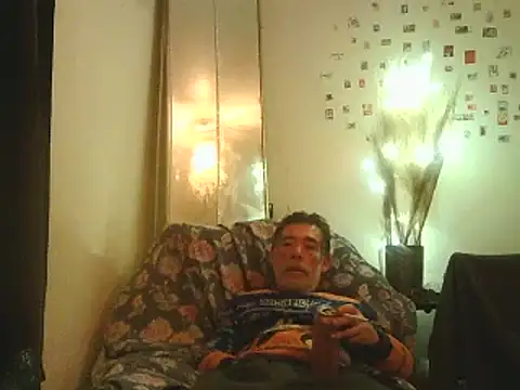 Snapshot of DaddyQuimHot chatting on February 2025 06:55:01 PM DaddyQuimHot online show from February 2025 06:55:01 PM