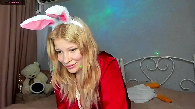 Snapshot of Leila_purr18 chatting on December 2024 09:24:01 AM Leila purr18 online show from December 2024 09:24:01 AM