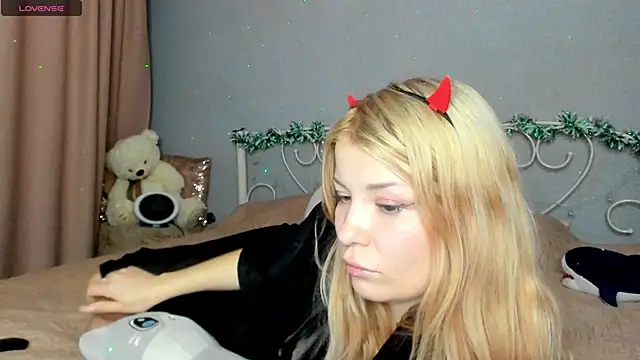 Snapshot of Leila_purr18 chatting on December 2024 03:18:02 AM Leila purr18 online show from December 2024 03:18:02 AM