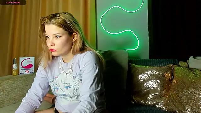Snapshot of Leila_purr18 chatting on February 2025 07:17:01 PM Leila purr18 online show from February 2025 07:17:01 PM