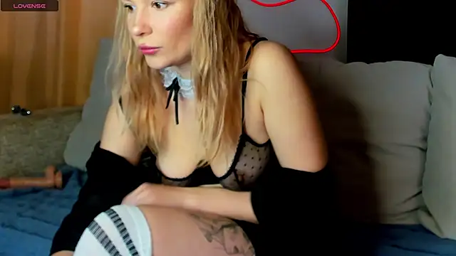 Snapshot of Leila_purr18 chatting on February 2025 09:45:02 AM Leila purr18 online show from February 2025 09:45:02 AM