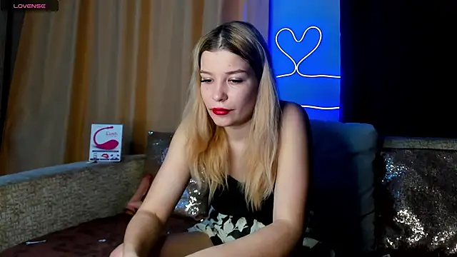 Snapshot of Leila_purr18 chatting on March 2025 06:46:02 AM Leila purr18 online show from March 2025 06:46:02 AM