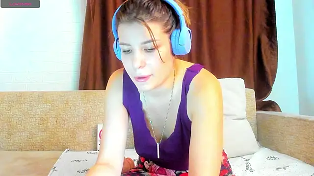 Snapshot of Leila_purr18 chatting on September 2025 08:25:01 AM Leila purr18 online show from September 2025 08:25:01 AM