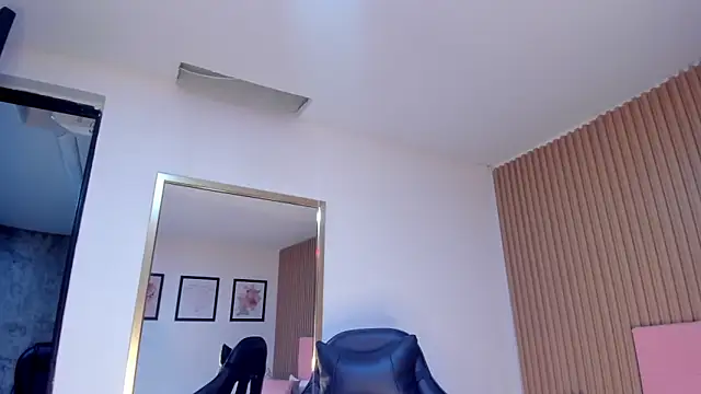 Dakota diaz  online show from February 2025 11:59:01 PM