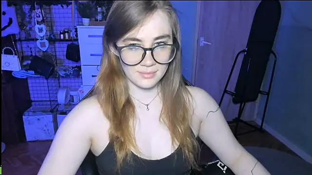 Snapshot of PureHeartt_ chatting on October 2025 07:51:02 AM PureHeartt online show from October 2025 07:51:02 AM