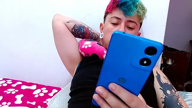 Snapshot of tomboyblue chatting on October 2025 06:29:02 PM tomboyblue online show from October 2025 06:29:02 PM