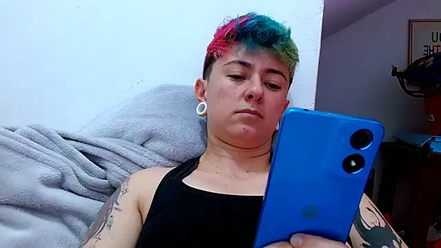 Snapshot of tomboyblue chatting on October 2025 10:19:01 PM tomboyblue online show from October 2025 10:19:01 PM