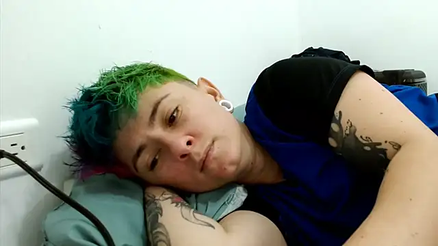 Snapshot of tomboyblue chatting on October 2025 05:47:03 PM tomboyblue online show from October 2025 05:47:03 PM