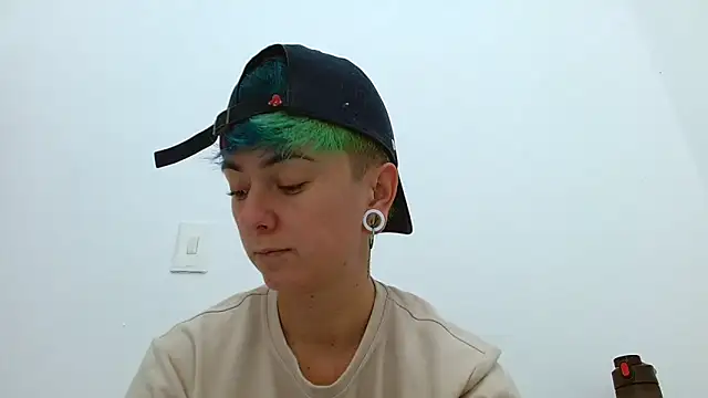 Snapshot of tomboyblue chatting on November 2025 01:45:01 PM tomboyblue online show from November 2025 01:45:01 PM