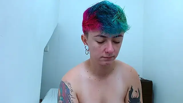 Snapshot of tomboyblue chatting on November 2025 03:45:02 PM tomboyblue online show from November 2025 03:45:02 PM