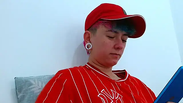 Snapshot of tomboyblue chatting on November 2025 07:45:02 PM tomboyblue online show from November 2025 07:45:02 PM